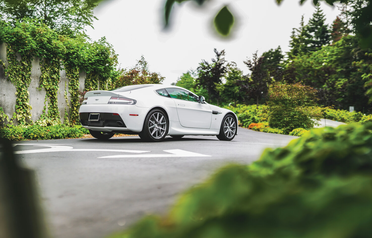 Aston Martin V8 Vantage III Рестайлинг, 2014, фото 13