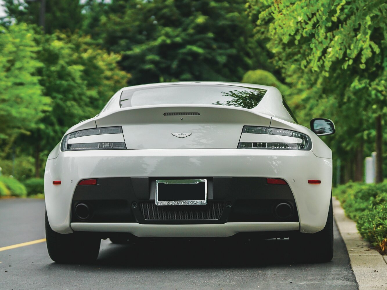 Aston Martin V8 Vantage III Рестайлинг, 2014, фото 7