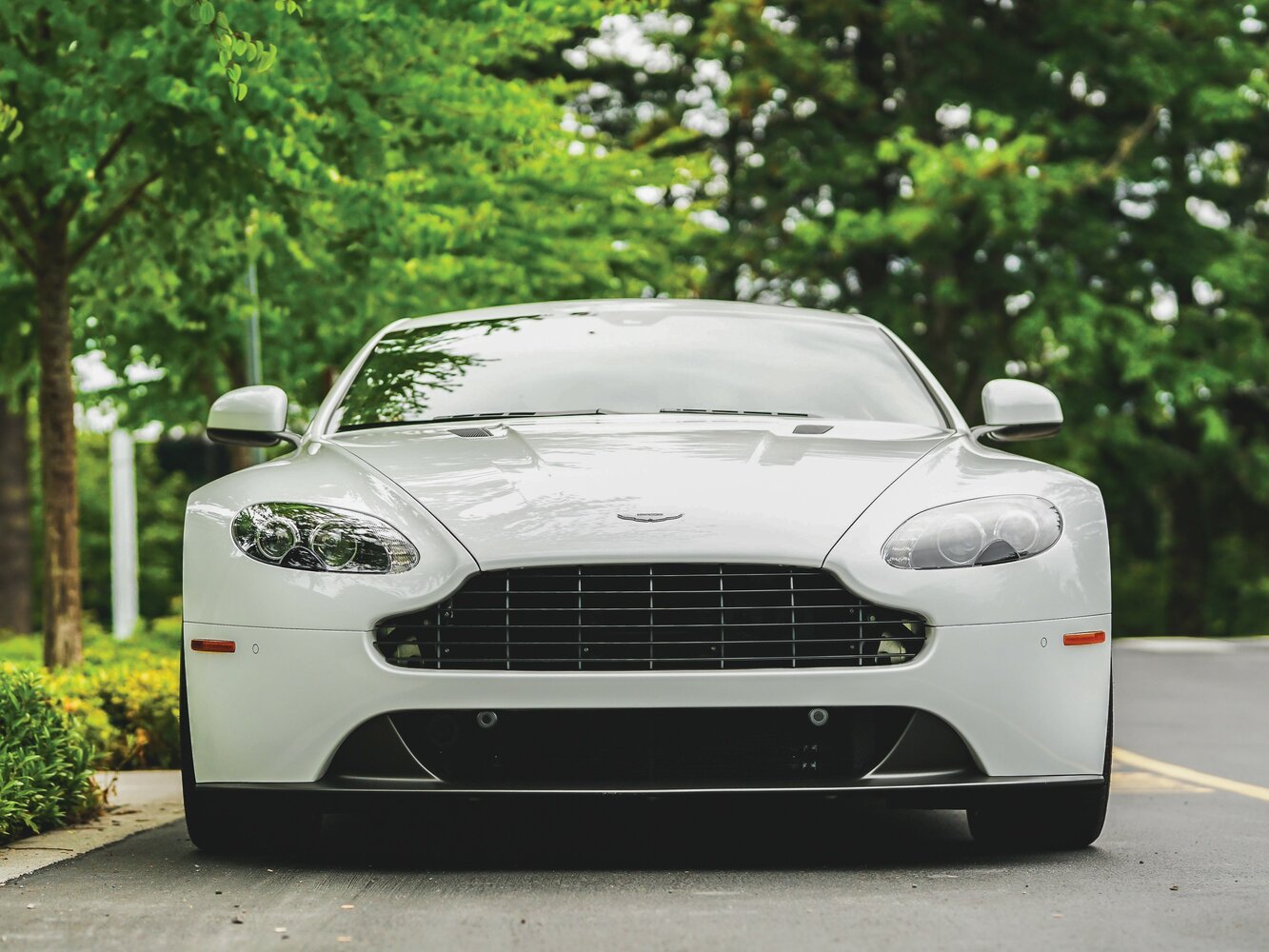 Aston Martin V8 Vantage III Рестайлинг, 2014, фото 14