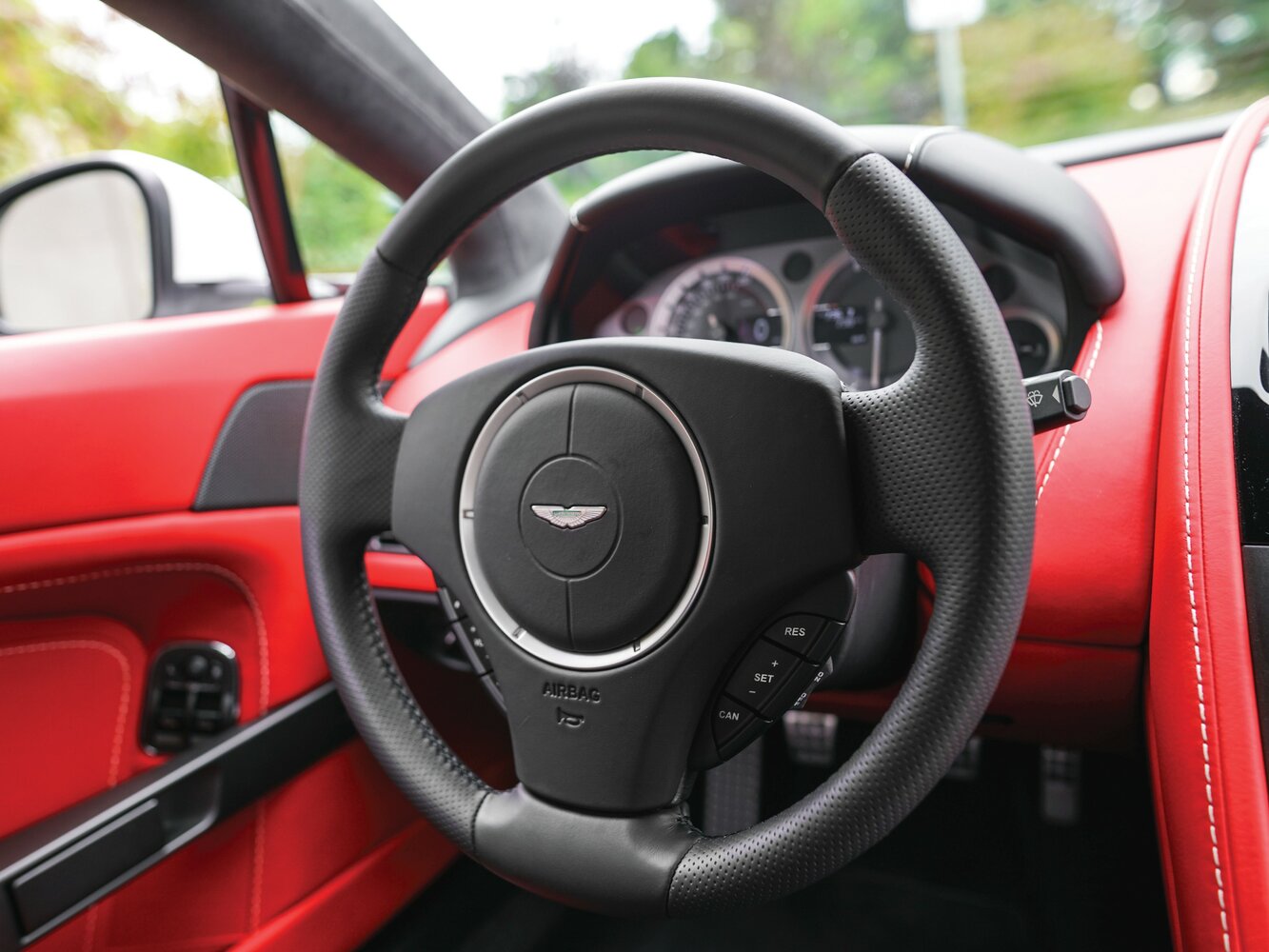 Aston Martin V8 Vantage III Рестайлинг, 2014, фото 8