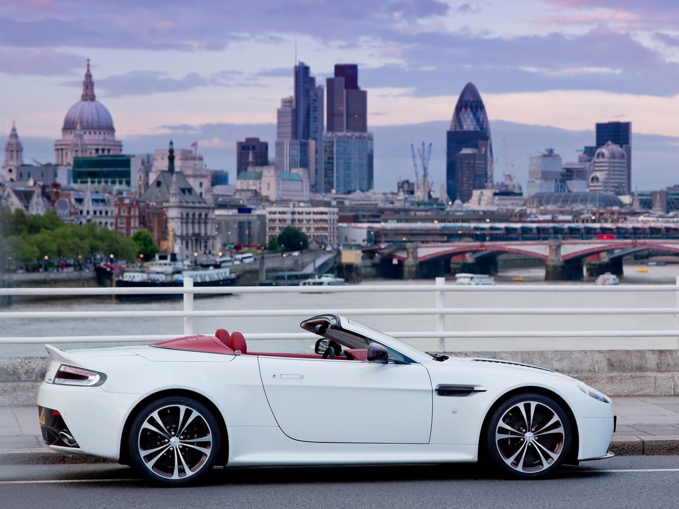 Aston Martin V12 Vantage I, 2009, фото 1