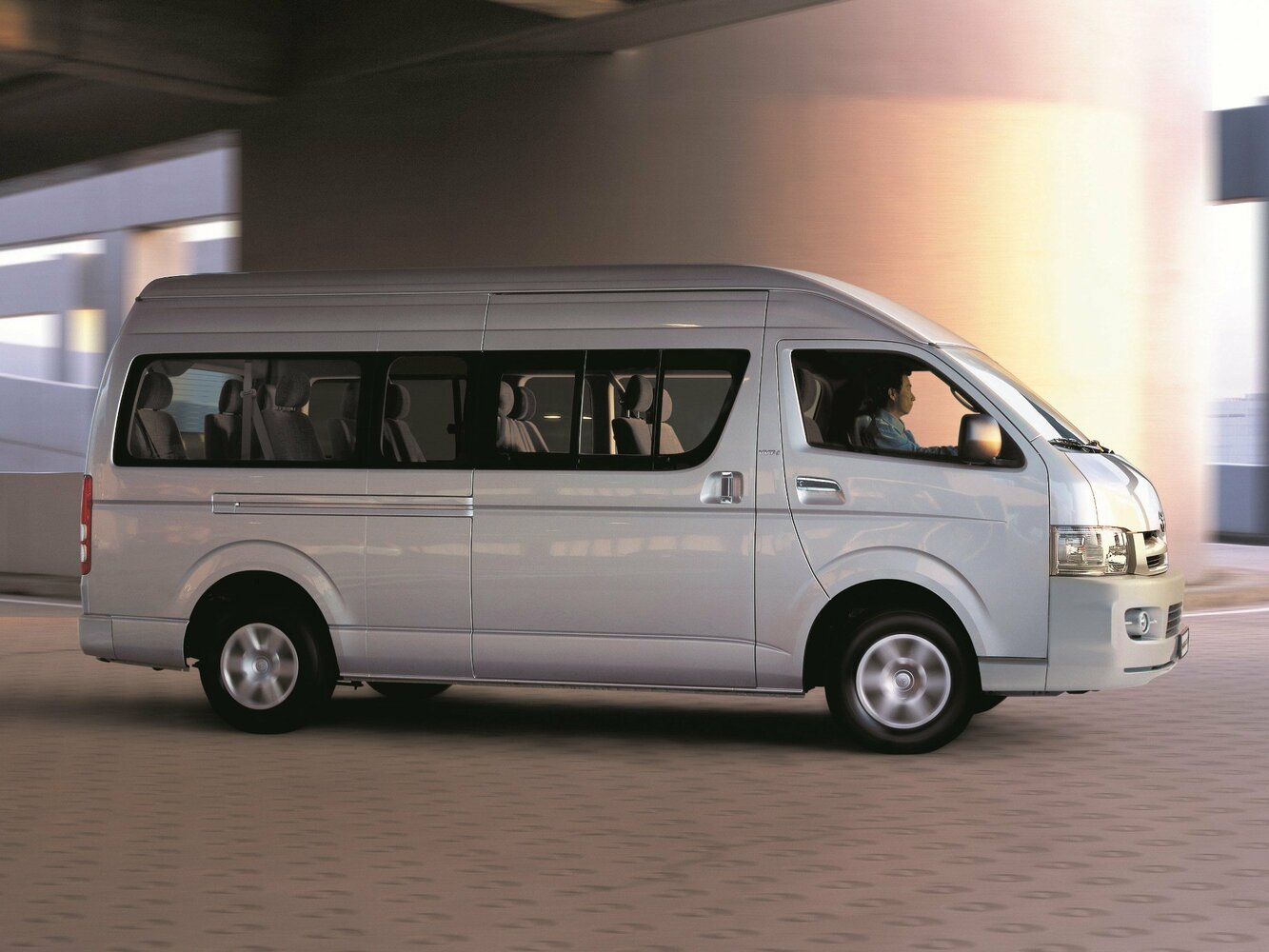 Toyota HiAce H200 Рестайлинг, 2016, фото 2