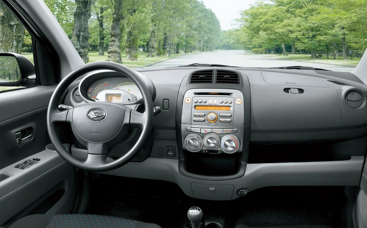 Daihatsu Sirion II (M3) Рестайлинг, 2015, фото 2